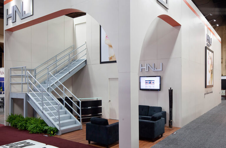 exhibit displays that stand out