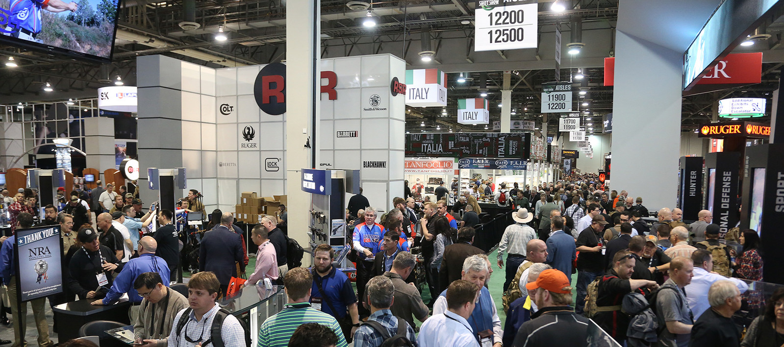 showlist_shotshow shot show crowd